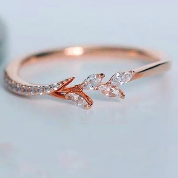 Jewelry - NEW 💎 Rose Gold over 925 Crystal leaf Ring